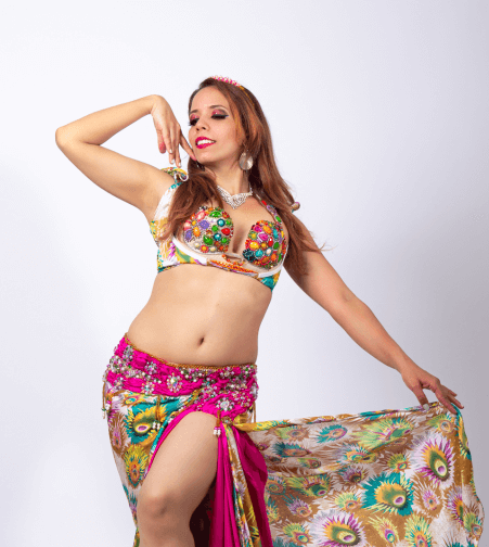 Hooriya Al Meira bailando